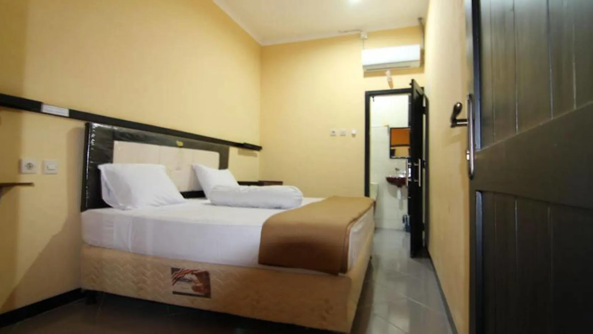 Ct1 Bali Bed & Breakfast 庫塔 0*,  印尼
